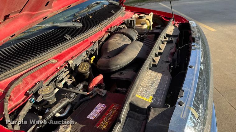 image for item EM8256 2008 Ford E350 Super Duty van