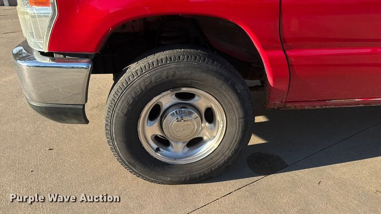 image for item EM8256 2008 Ford E350 Super Duty van