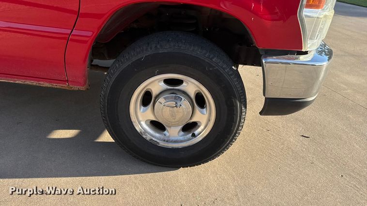 image for item EM8256 2008 Ford E350 Super Duty van