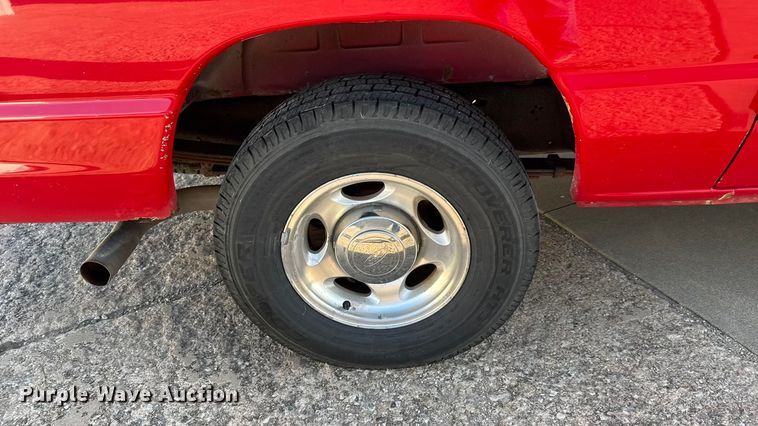 image for item EM8256 2008 Ford E350 Super Duty van