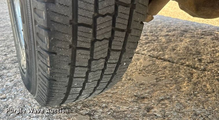 image for item EM8256 2008 Ford E350 Super Duty van