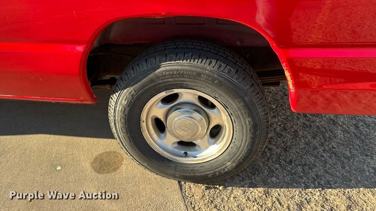 image for item EM8256 2008 Ford E350 Super Duty van