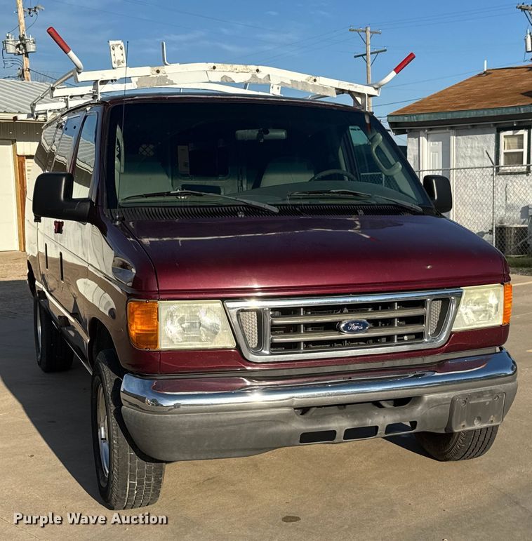 image for item EM8257 2007 Ford E350 Super Duty van