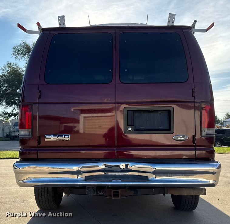 image for item EM8257 2007 Ford E350 Super Duty van