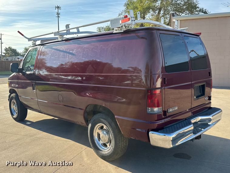 image for item EM8257 2007 Ford E350 Super Duty van