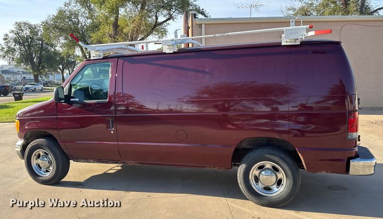 image for item EM8257 2007 Ford E350 Super Duty van