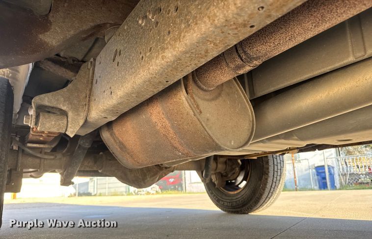 image for item EM8257 2007 Ford E350 Super Duty van