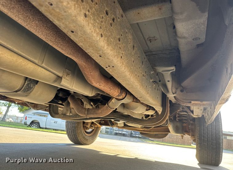 image for item EM8257 2007 Ford E350 Super Duty van