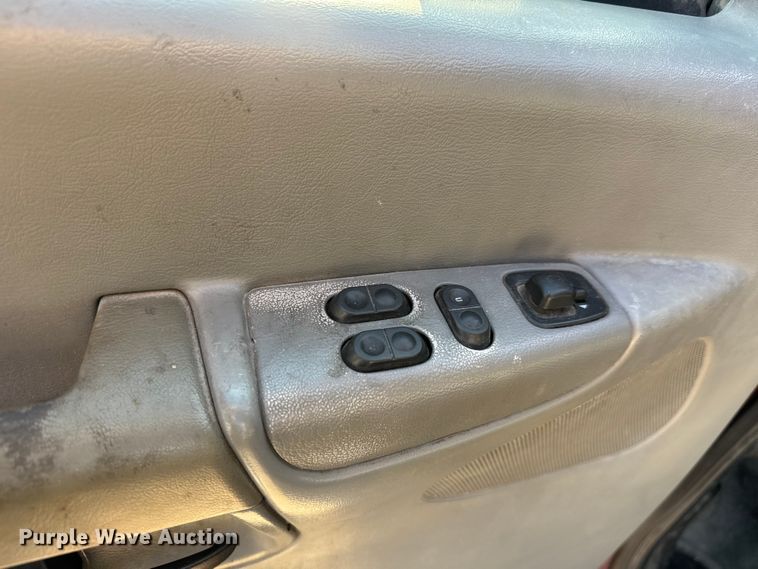 image for item EM8257 2007 Ford E350 Super Duty van