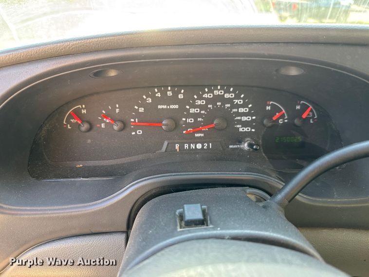 image for item EM8257 2007 Ford E350 Super Duty van