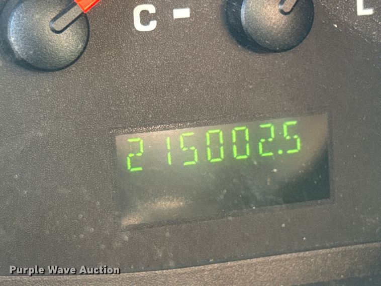 image for item EM8257 2007 Ford E350 Super Duty van