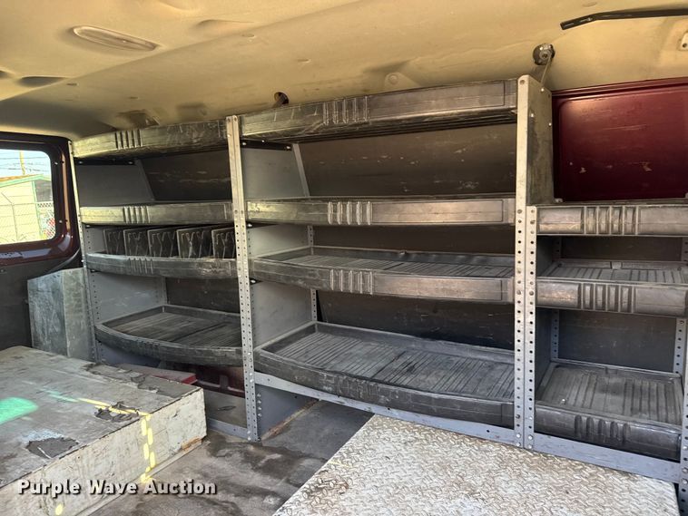 image for item EM8257 2007 Ford E350 Super Duty van