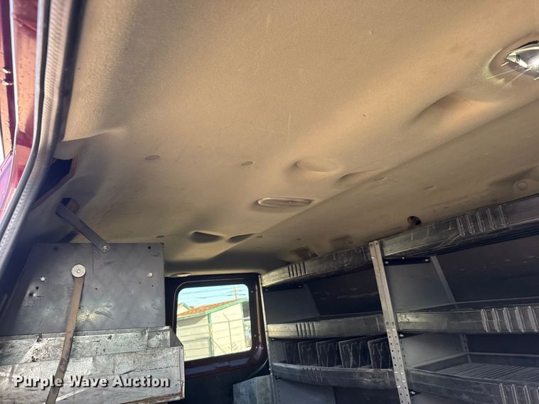 image for item EM8257 2007 Ford E350 Super Duty van