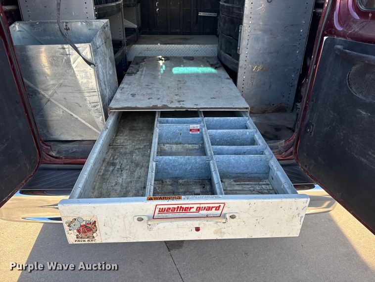 image for item EM8257 2007 Ford E350 Super Duty van