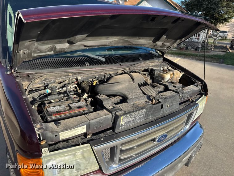 image for item EM8257 2007 Ford E350 Super Duty van