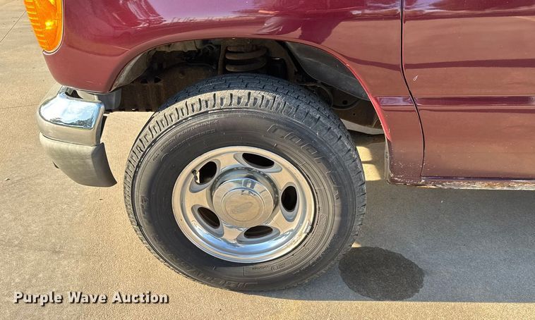 image for item EM8257 2007 Ford E350 Super Duty van