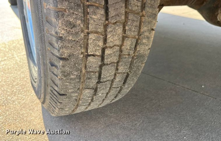 image for item EM8257 2007 Ford E350 Super Duty van