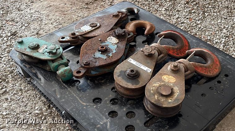 image for item EN5608 (5) cable snatch blocks