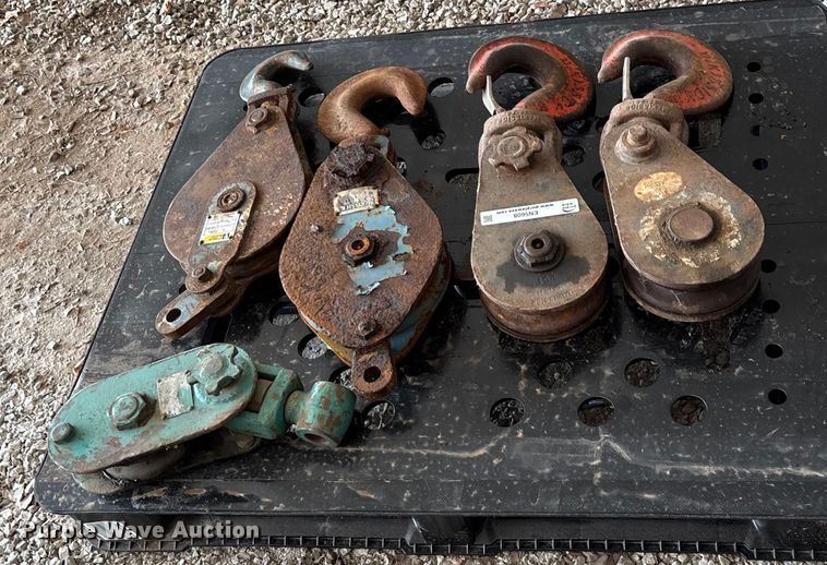 image for item EN5608 (5) cable snatch blocks