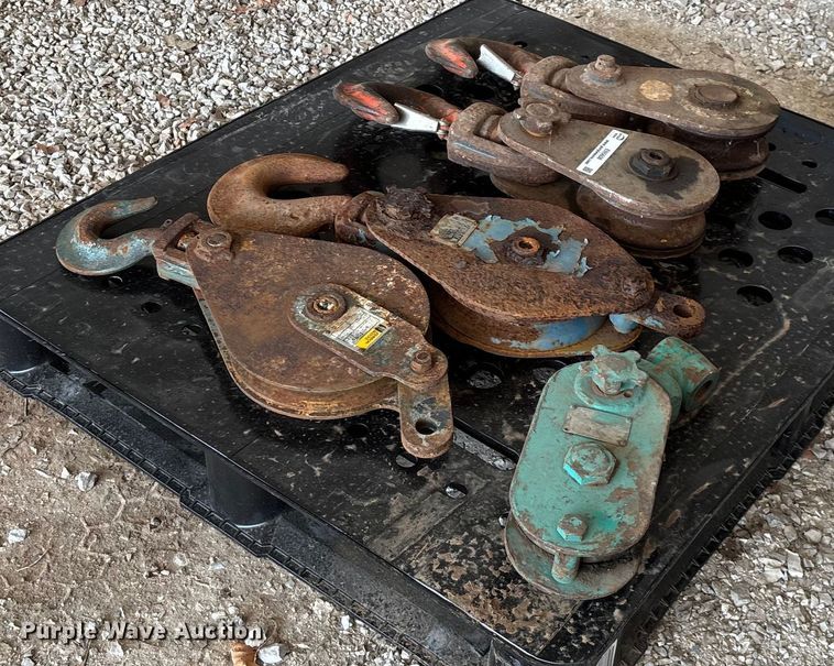 image for item EN5608 (5) cable snatch blocks