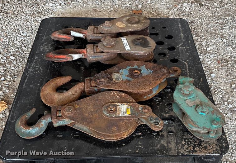 image for item EN5608 (5) cable snatch blocks