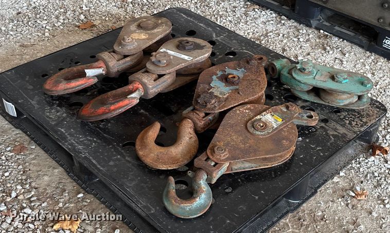 image for item EN5608 (5) cable snatch blocks