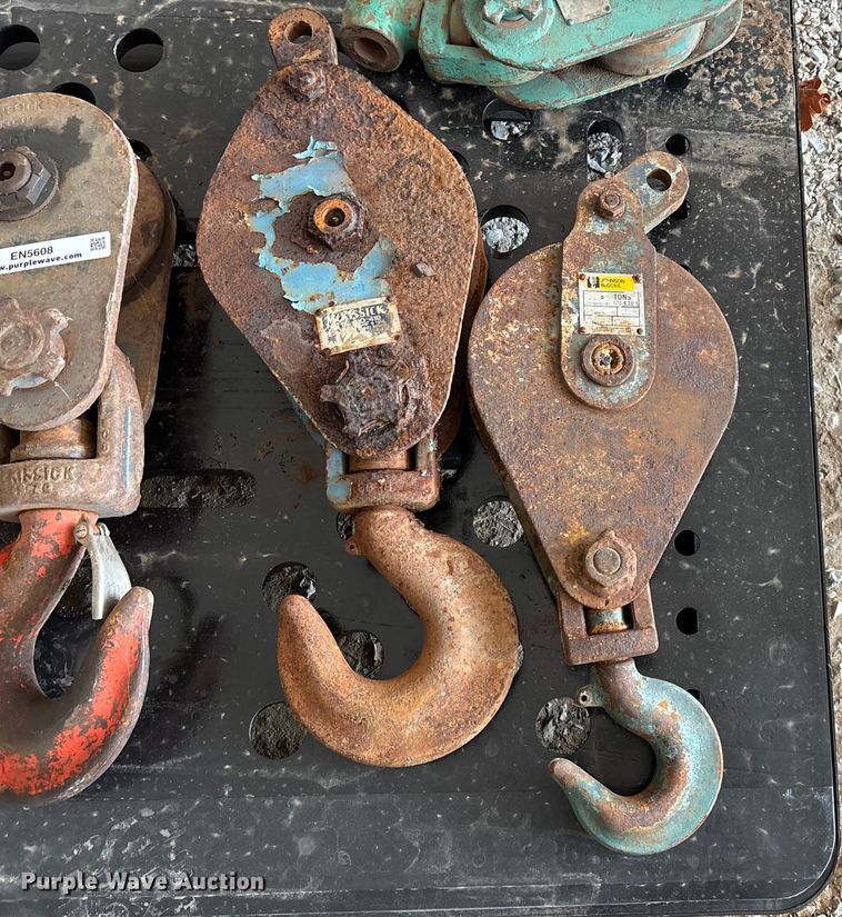 image for item EN5608 (5) cable snatch blocks