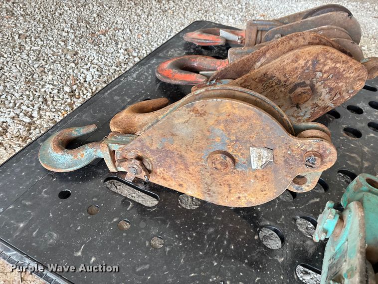 image for item EN5608 (5) cable snatch blocks