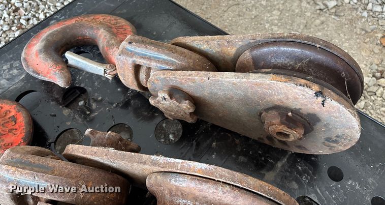 image for item EN5608 (5) cable snatch blocks