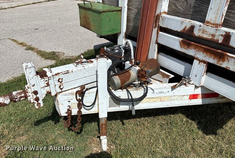 image for item EN5618 1998 Kodiak utility trailer