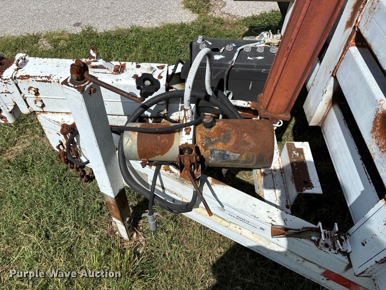 image for item EN5618 1998 Kodiak utility trailer