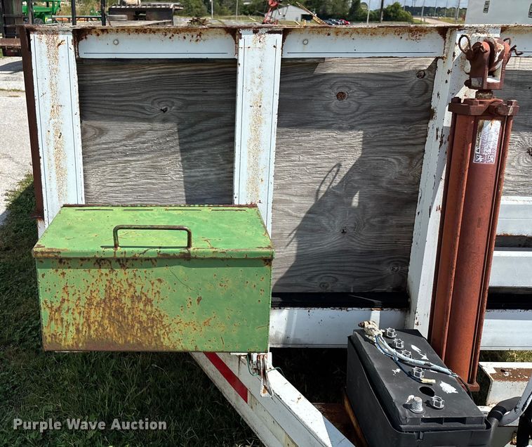 image for item EN5618 1998 Kodiak utility trailer