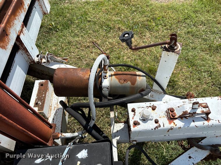 image for item EN5618 1998 Kodiak utility trailer