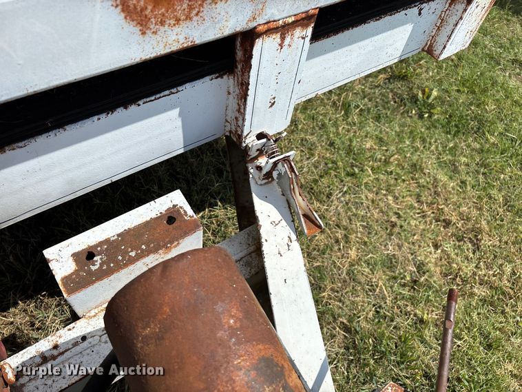 image for item EN5618 1998 Kodiak utility trailer