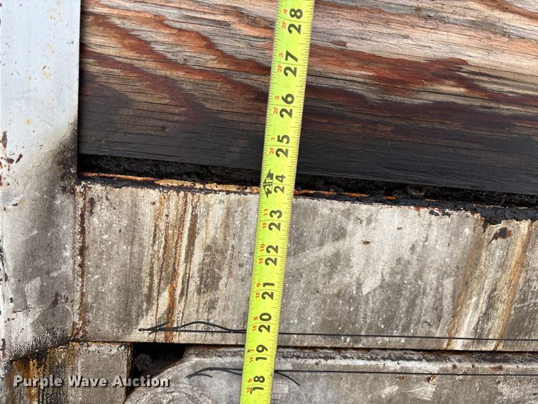 image for item EN5618 1998 Kodiak utility trailer