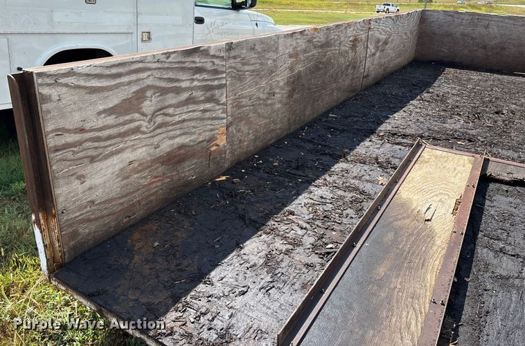 image for item EN5618 1998 Kodiak utility trailer