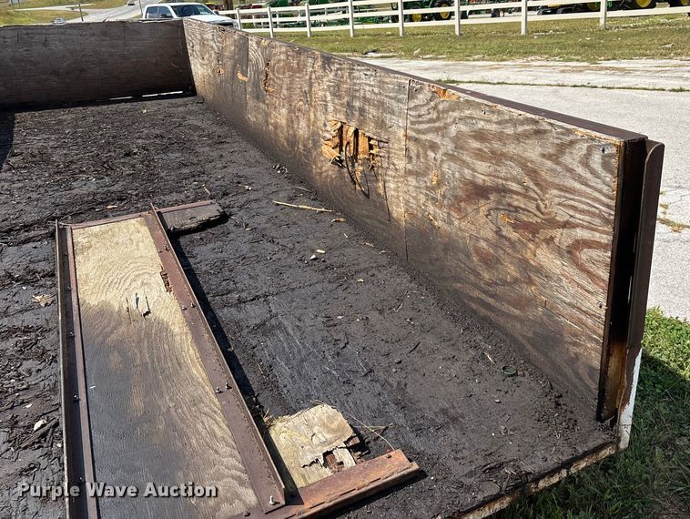 image for item EN5618 1998 Kodiak utility trailer