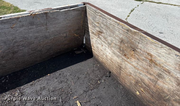 image for item EN5618 1998 Kodiak utility trailer