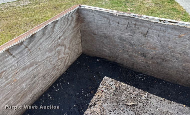 image for item EN5618 1998 Kodiak utility trailer