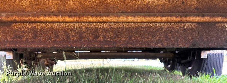 image for item EN5618 1998 Kodiak utility trailer