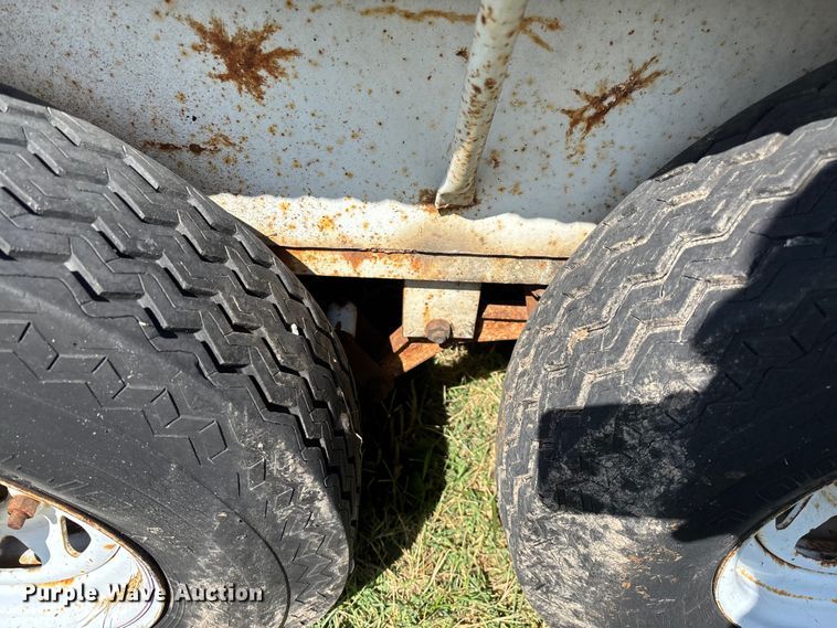 image for item EN5618 1998 Kodiak utility trailer