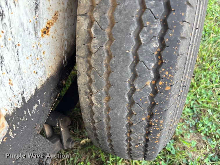 image for item EN5618 1998 Kodiak utility trailer