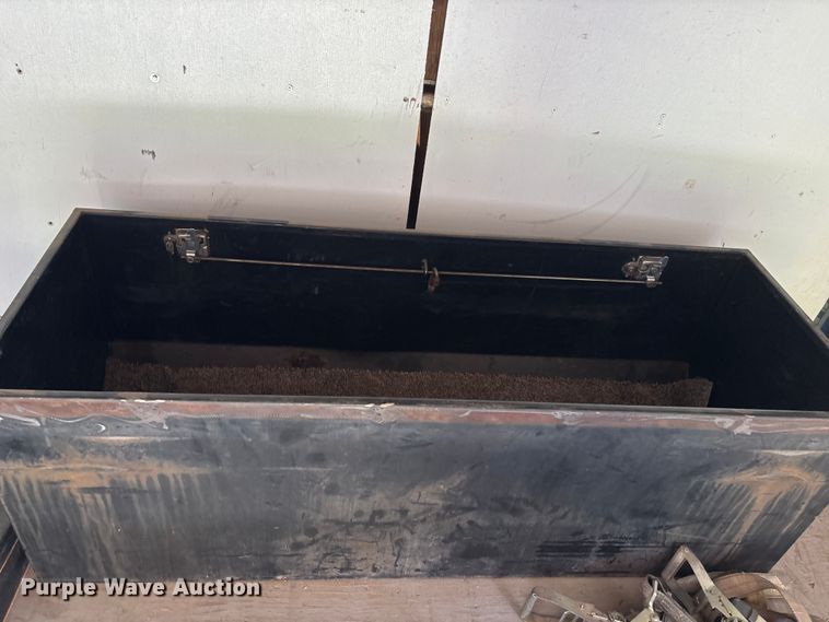 image for item EO1634 2002 Haulmark GRG85X28WT4 enclosed cargo trailer