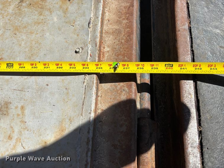 image for item EO1634 2002 Haulmark GRG85X28WT4 enclosed cargo trailer