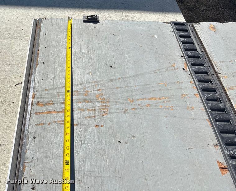 image for item EO1634 2002 Haulmark GRG85X28WT4 enclosed cargo trailer