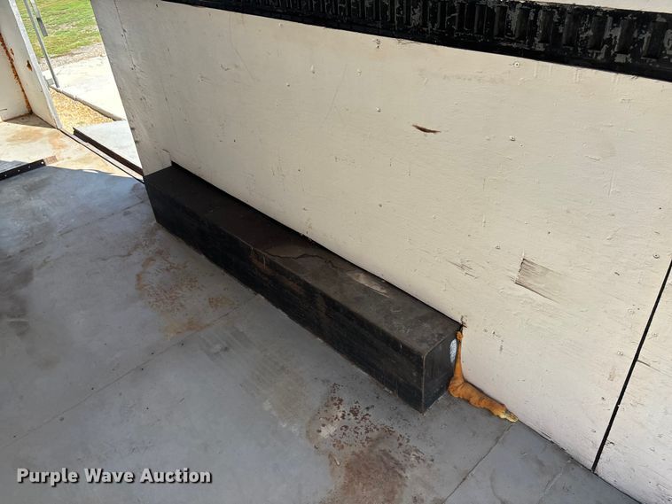 image for item EO1634 2002 Haulmark GRG85X28WT4 enclosed cargo trailer