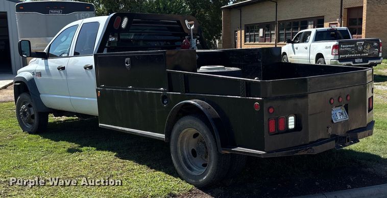 image for item EO1635 2009 Dodge Ram 4500HD Quad Cab flatbed truck