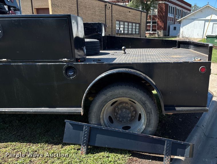 image for item EO1635 2009 Dodge Ram 4500HD Quad Cab flatbed truck