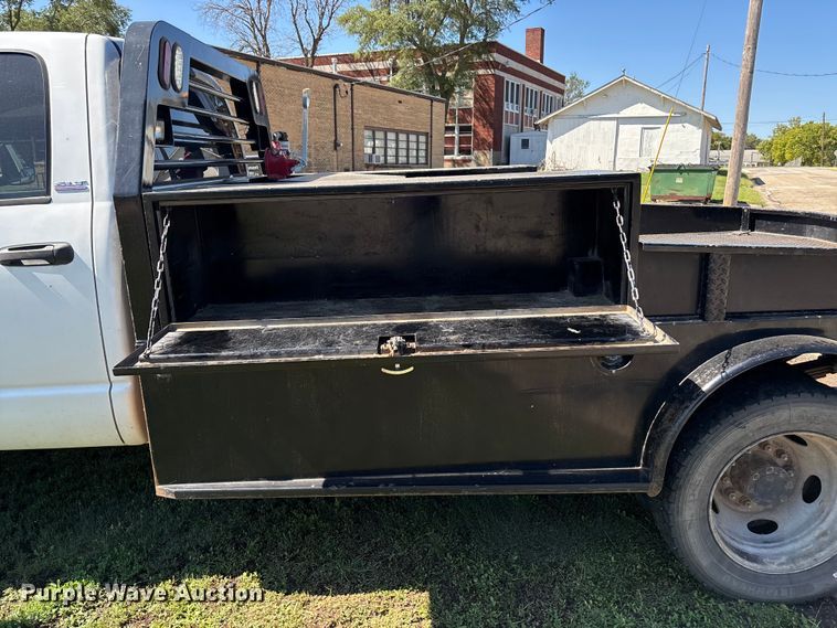 image for item EO1635 2009 Dodge Ram 4500HD Quad Cab flatbed truck