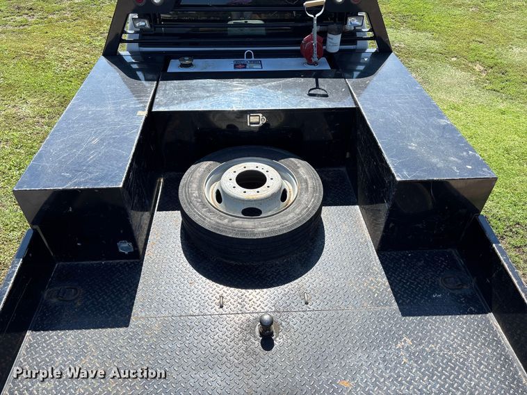 image for item EO1635 2009 Dodge Ram 4500HD Quad Cab flatbed truck